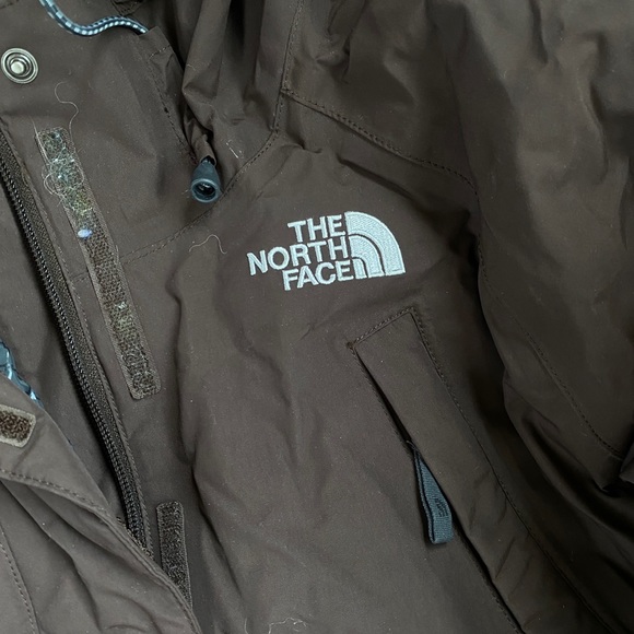SOLD North Face Goose Down Women’s bomber jacket - Picture 3 of 9